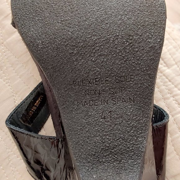 Helle Comfort Black Patent Buckle T-Strap Mule Sandal.  Size 9 - Picture 6 of 7